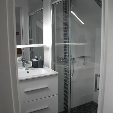 - Proche Metro - Stationnement Gratuit Apartment *