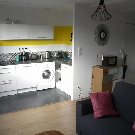 Apartment - Proche Metro - Stationnement Gratuit