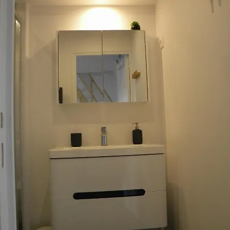 - Proche Metro - Stationnement Gratuit Apartment Lille