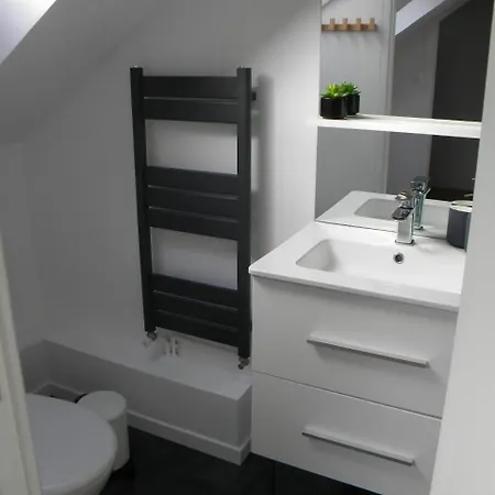 - Proche Metro - Stationnement Gratuit Apartment