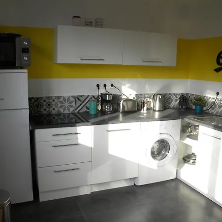 - Proche Metro - Stationnement Gratuit *